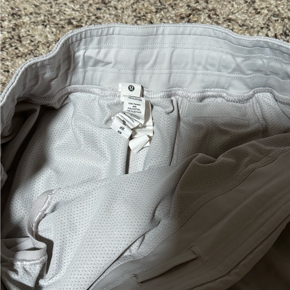 Lululemon shorts - Picture 4 of 7